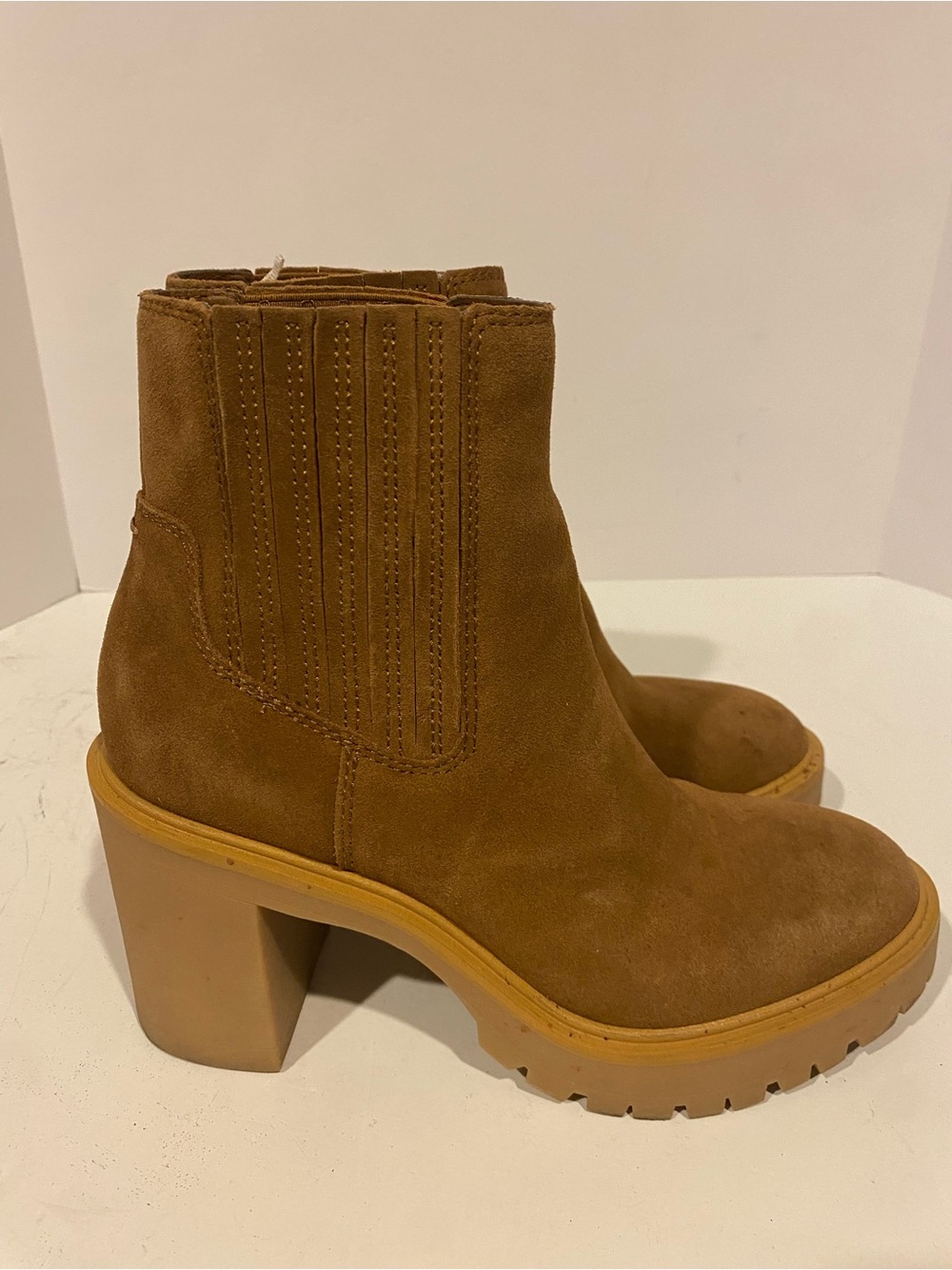 Dolce Vita Caster H2O Camel Suede Waterproof Lug Sole Platform Booties Size 7.5